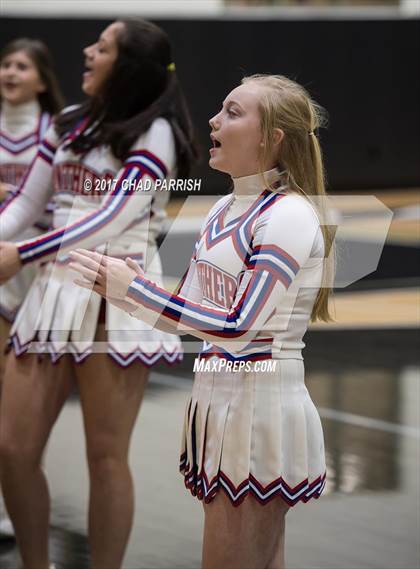 Thumbnail 2 in Sunnyvale vs. Alba-Golden (UIL 3A Regional Quarterfinal Playoff) photogallery.