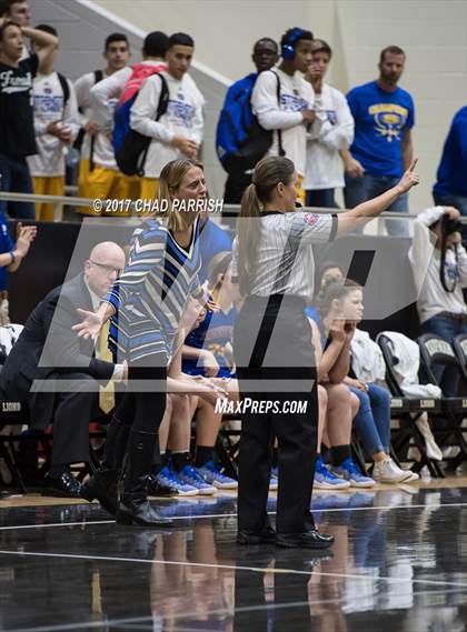Thumbnail 3 in Sunnyvale vs. Alba-Golden (UIL 3A Regional Quarterfinal Playoff) photogallery.