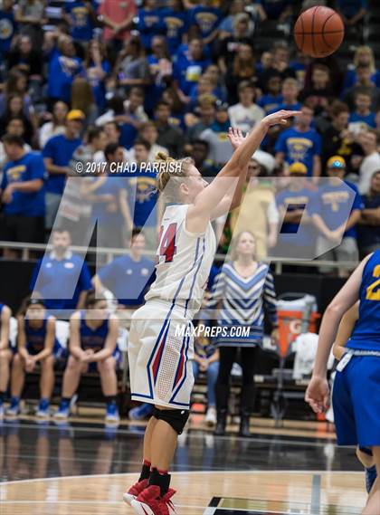 Thumbnail 2 in Sunnyvale vs. Alba-Golden (UIL 3A Regional Quarterfinal Playoff) photogallery.