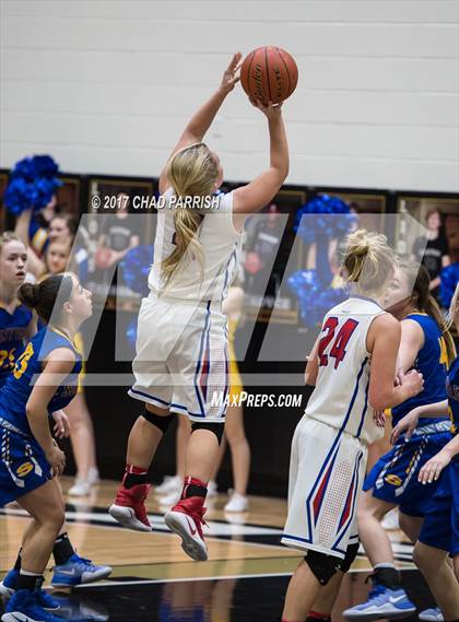 Thumbnail 1 in Sunnyvale vs. Alba-Golden (UIL 3A Regional Quarterfinal Playoff) photogallery.