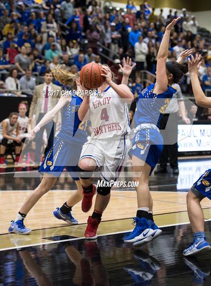 Thumbnail 2 in Sunnyvale vs. Alba-Golden (UIL 3A Regional Quarterfinal Playoff) photogallery.