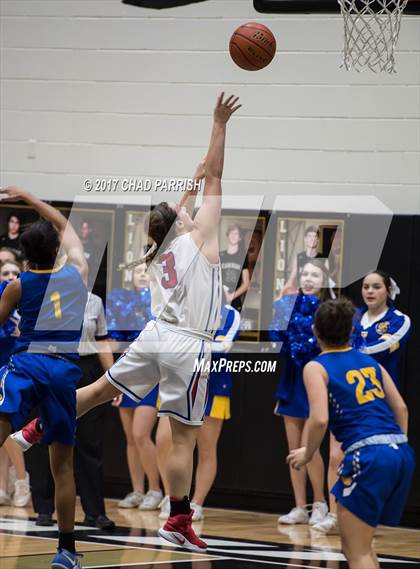 Thumbnail 2 in Sunnyvale vs. Alba-Golden (UIL 3A Regional Quarterfinal Playoff) photogallery.