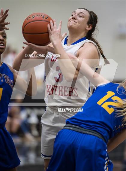 Thumbnail 3 in Sunnyvale vs. Alba-Golden (UIL 3A Regional Quarterfinal Playoff) photogallery.