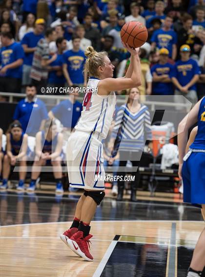 Thumbnail 1 in Sunnyvale vs. Alba-Golden (UIL 3A Regional Quarterfinal Playoff) photogallery.