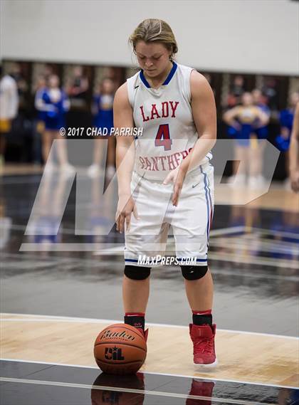 Thumbnail 2 in Sunnyvale vs. Alba-Golden (UIL 3A Regional Quarterfinal Playoff) photogallery.