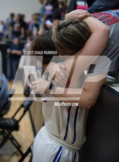 Thumbnail 2 in Sunnyvale vs. Alba-Golden (UIL 3A Regional Quarterfinal Playoff) photogallery.