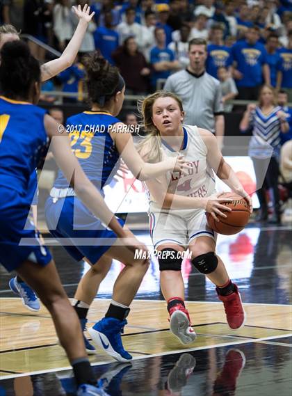 Thumbnail 1 in Sunnyvale vs. Alba-Golden (UIL 3A Regional Quarterfinal Playoff) photogallery.
