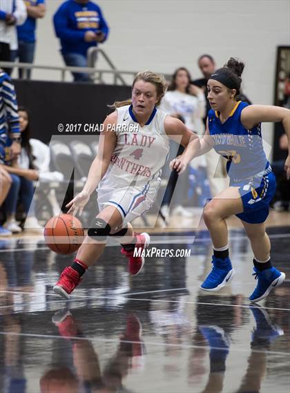 Thumbnail 2 in Sunnyvale vs. Alba-Golden (UIL 3A Regional Quarterfinal Playoff) photogallery.