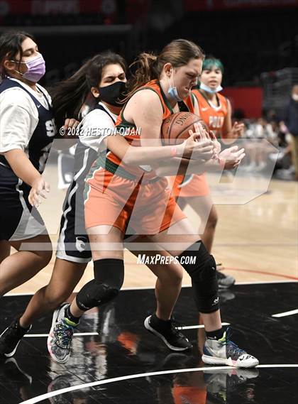 Thumbnail 3 in Poly vs. San Gabriel Academy photogallery.