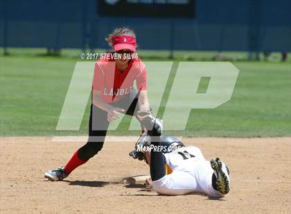 Thumbnail 1 in La Jolla vs. Mission Bay (CIF SDS D4 Final) photogallery.