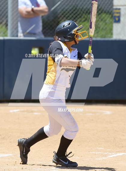 Thumbnail 1 in La Jolla vs. Mission Bay (CIF SDS D4 Final) photogallery.