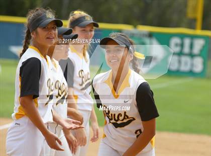 Thumbnail 3 in La Jolla vs. Mission Bay (CIF SDS D4 Final) photogallery.