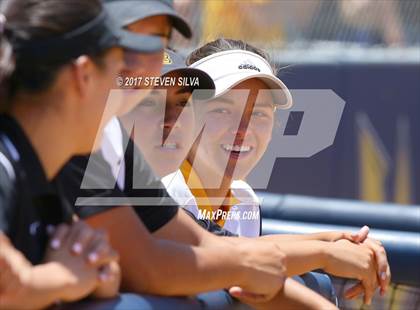 Thumbnail 1 in La Jolla vs. Mission Bay (CIF SDS D4 Final) photogallery.