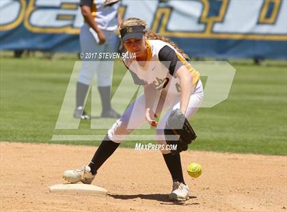Thumbnail 2 in La Jolla vs. Mission Bay (CIF SDS D4 Final) photogallery.
