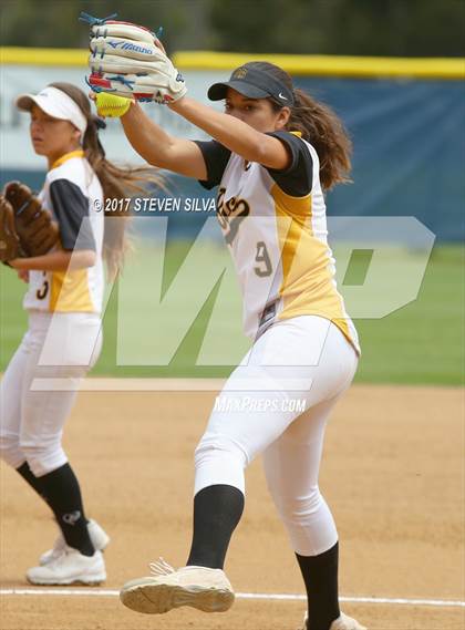 Thumbnail 2 in La Jolla vs. Mission Bay (CIF SDS D4 Final) photogallery.