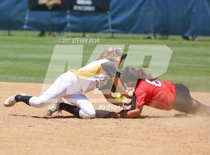 Thumbnail 1 in La Jolla vs. Mission Bay (CIF SDS D4 Final) photogallery.