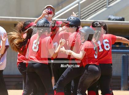 Thumbnail 1 in La Jolla vs. Mission Bay (CIF SDS D4 Final) photogallery.