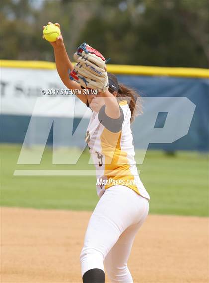 Thumbnail 1 in La Jolla vs. Mission Bay (CIF SDS D4 Final) photogallery.