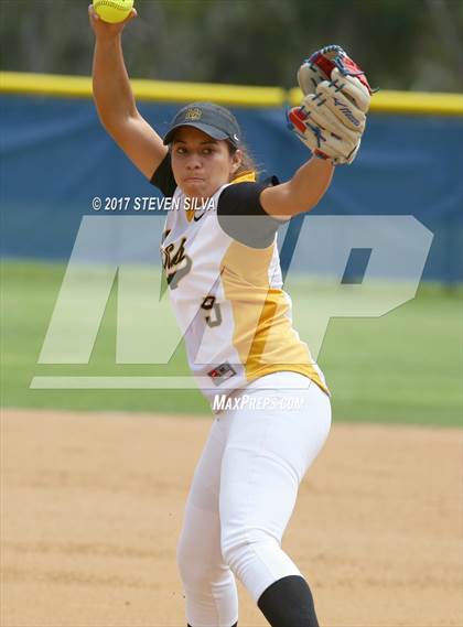 Thumbnail 1 in La Jolla vs. Mission Bay (CIF SDS D4 Final) photogallery.