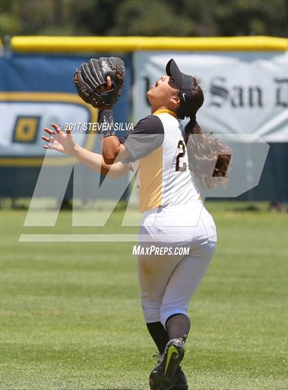 Thumbnail 3 in La Jolla vs. Mission Bay (CIF SDS D4 Final) photogallery.