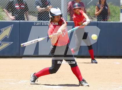Thumbnail 1 in La Jolla vs. Mission Bay (CIF SDS D4 Final) photogallery.