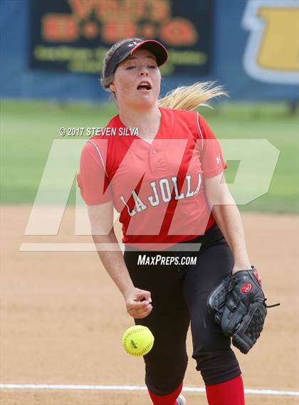 Thumbnail 1 in La Jolla vs. Mission Bay (CIF SDS D4 Final) photogallery.