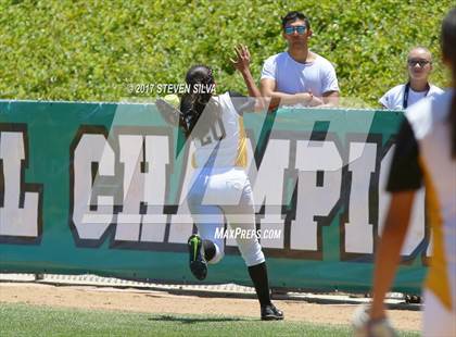 Thumbnail 2 in La Jolla vs. Mission Bay (CIF SDS D4 Final) photogallery.