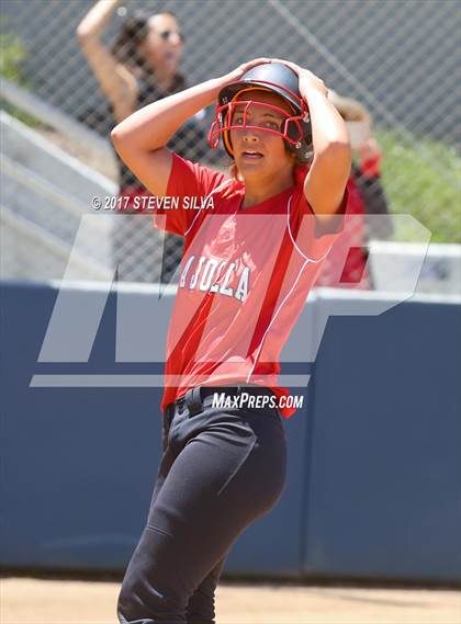 Thumbnail 1 in La Jolla vs. Mission Bay (CIF SDS D4 Final) photogallery.