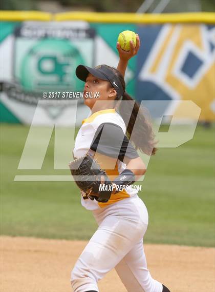 Thumbnail 3 in La Jolla vs. Mission Bay (CIF SDS D4 Final) photogallery.