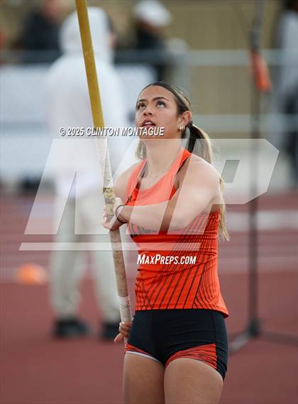 Thumbnail 2 in Devon Allen Invitational (Pole Vault) photogallery.