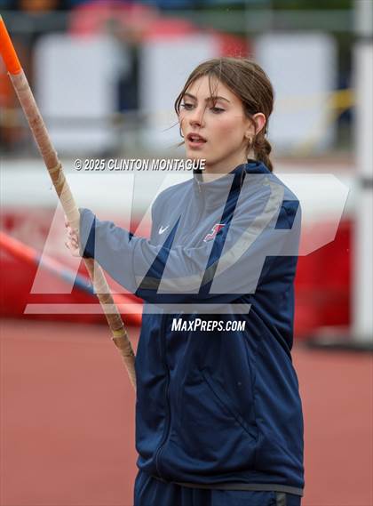 Thumbnail 3 in Devon Allen Invitational (Pole Vault) photogallery.