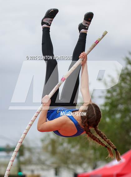 Thumbnail 3 in Devon Allen Invitational (Pole Vault) photogallery.