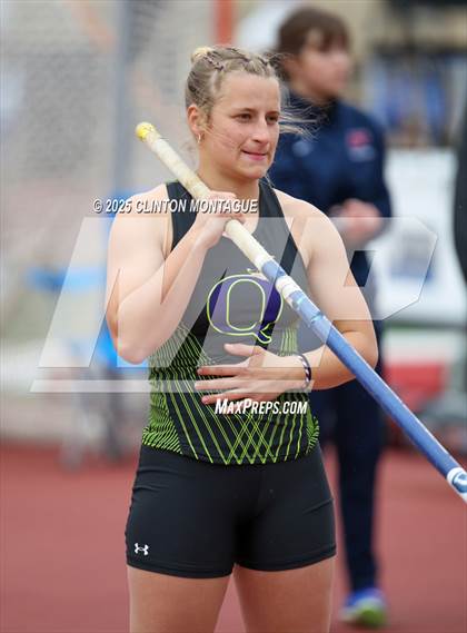 Thumbnail 3 in Devon Allen Invitational (Pole Vault) photogallery.