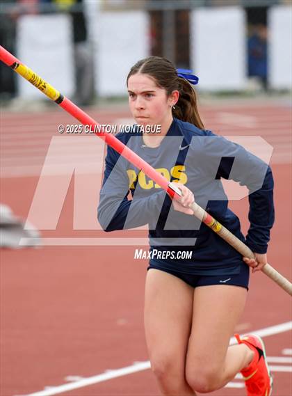 Thumbnail 1 in Devon Allen Invitational (Pole Vault) photogallery.