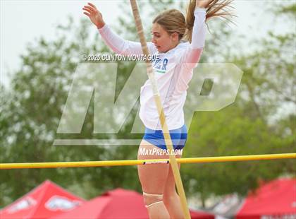 Thumbnail 2 in Devon Allen Invitational (Pole Vault) photogallery.