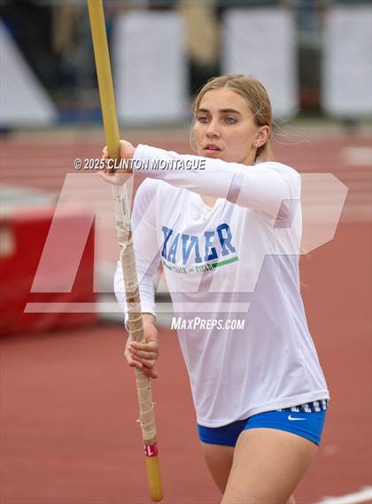 Thumbnail 2 in Devon Allen Invitational (Pole Vault) photogallery.