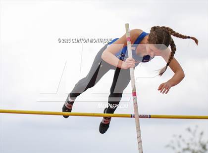Thumbnail 3 in Devon Allen Invitational (Pole Vault) photogallery.