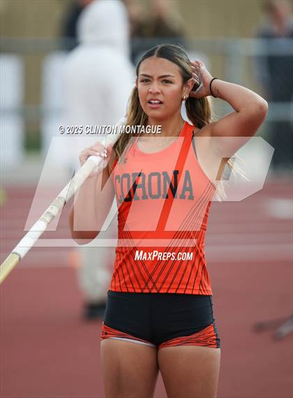 Thumbnail 1 in Devon Allen Invitational (Pole Vault) photogallery.