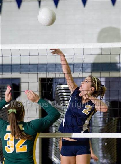 Thumbnail 1 in Hilmar @ Central Catholic photogallery.