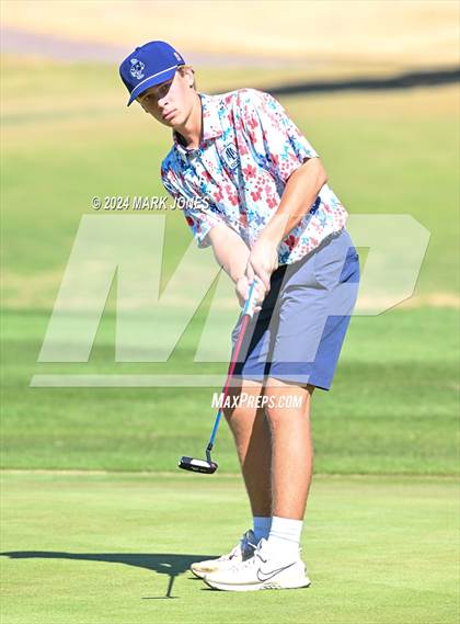 Thumbnail 2 in AIA D-II Finals photogallery.