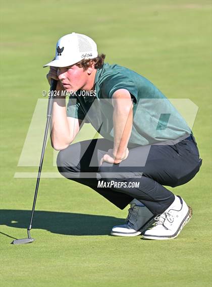 Thumbnail 3 in AIA D-II Finals photogallery.