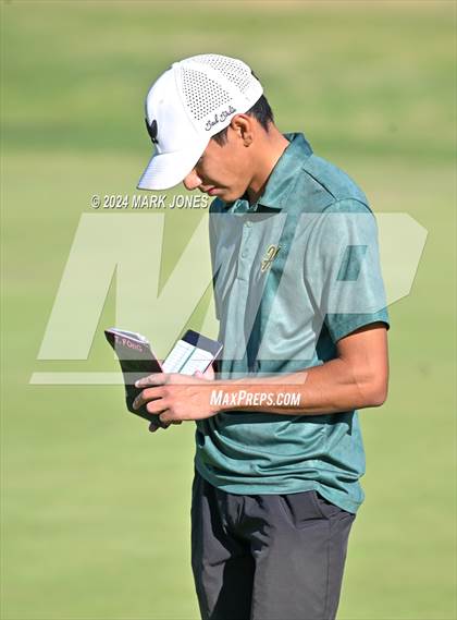 Thumbnail 2 in AIA D-II Finals photogallery.