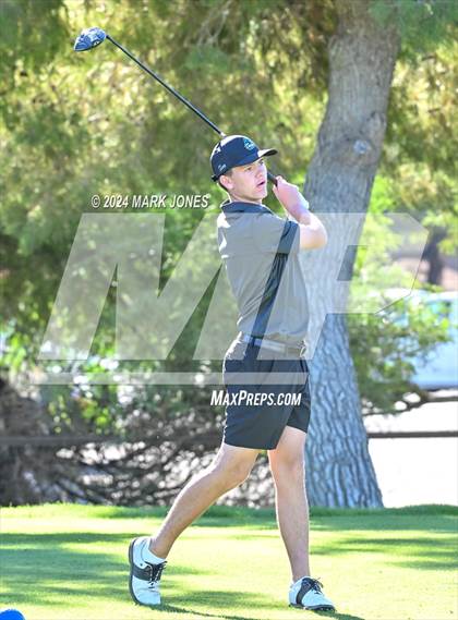 Thumbnail 3 in AIA D-II Finals photogallery.