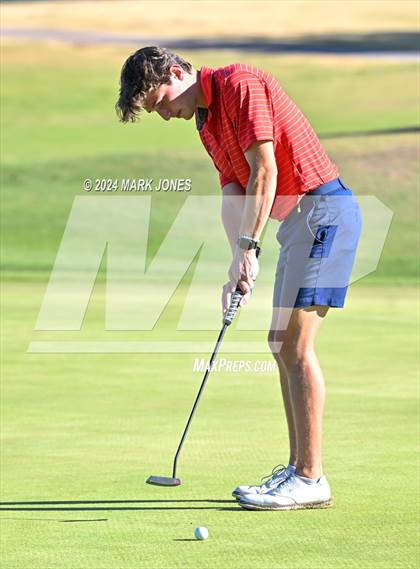 Thumbnail 1 in AIA D-II Finals photogallery.