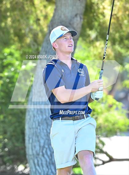 Thumbnail 1 in AIA D-II Finals photogallery.