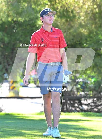 Thumbnail 2 in AIA D-II Finals photogallery.