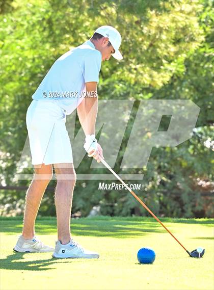 Thumbnail 3 in AIA D-II Finals photogallery.