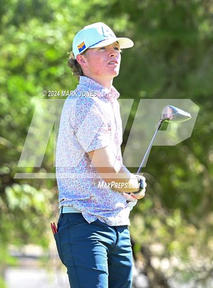 Thumbnail 2 in AIA D-II Finals photogallery.