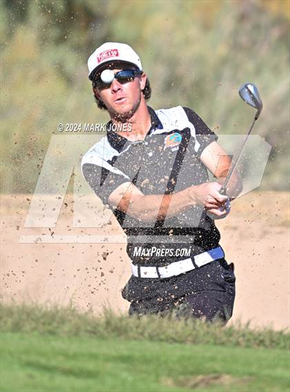 Thumbnail 1 in AIA D-II Finals photogallery.