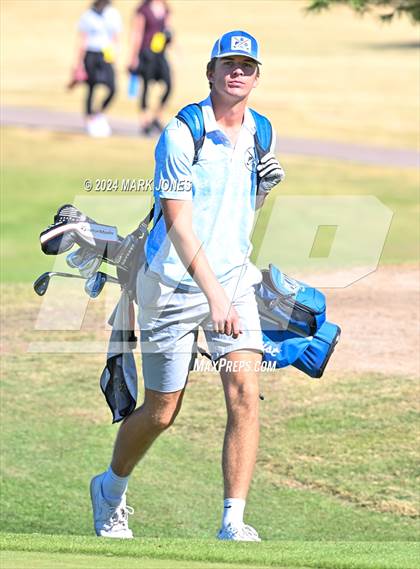 Thumbnail 2 in AIA D-II Finals photogallery.